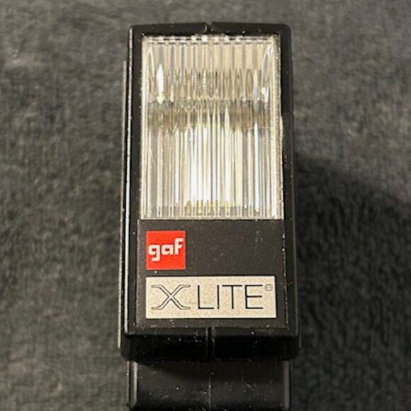 Vintage Gaf Pocket 200 Camera with Flash - Picture 6 of 9